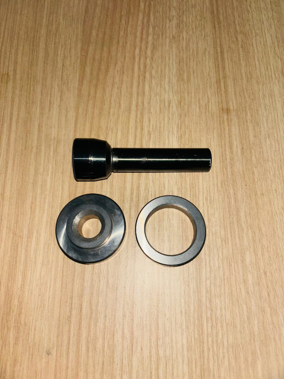 ASSEMBLY DRAWING, PRESSURE GAUGE, WASHER, FLANGE, GASKET, O-RING, STUD, NUT - Manoj Engineering Products